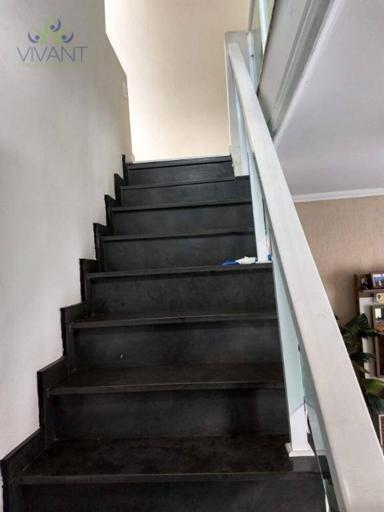 Sobrado à venda com 3 quartos, 248m² - Foto 4