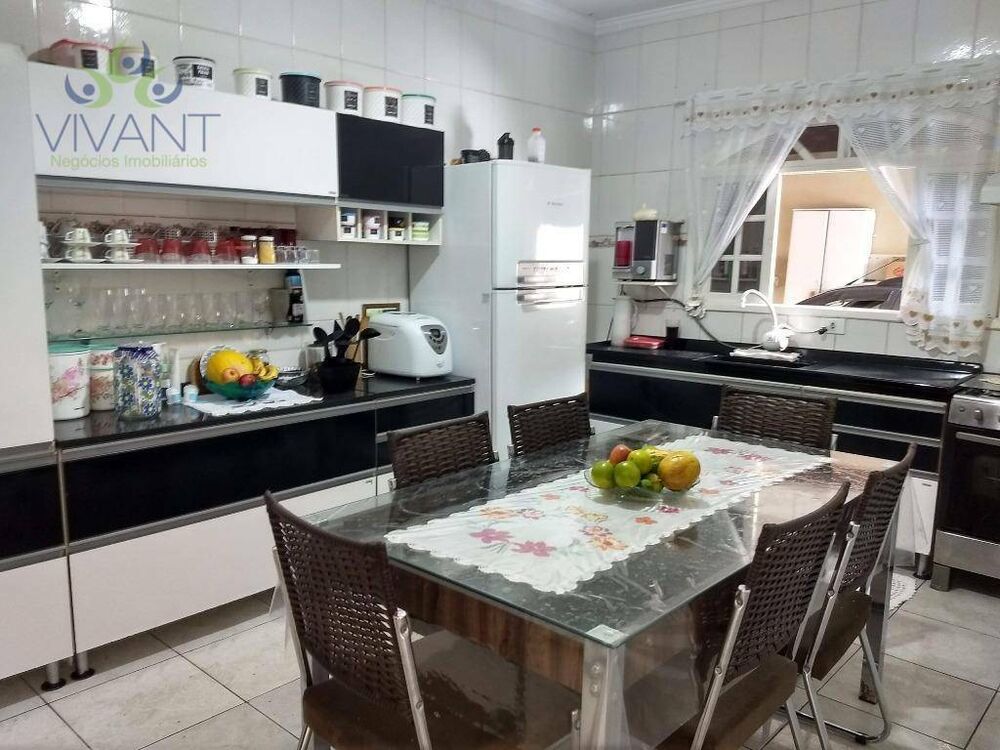 Sobrado à venda com 3 quartos, 248m² - Foto 3