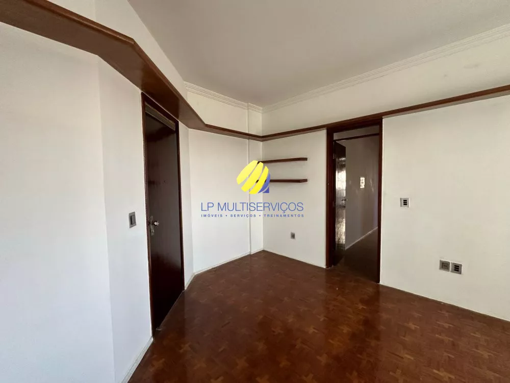 Apartamento à venda com 3 quartos, 119m² - Foto 2