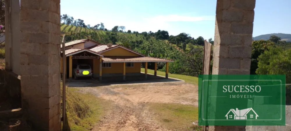 Chácara, 3 quartos, 1800 m² - Foto 1
