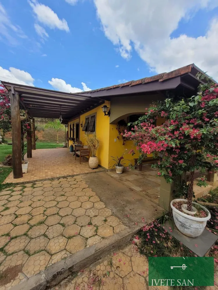 Chácara, 3 quartos, 1600 m² - Foto 1