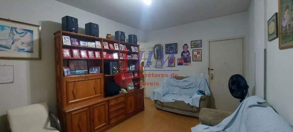 Apartamento à venda com 2 quartos, 70m² - Foto 2