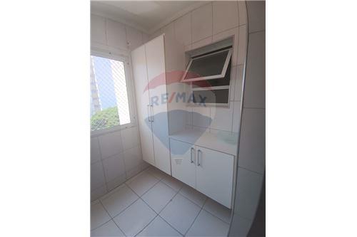 Apartamento para alugar com 2 quartos, 72m² - Foto 11