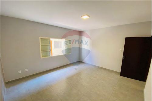 Casa Comercial para alugar com 8 quartos, 157m² - Foto 24