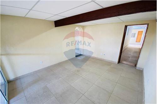 Casa Comercial para alugar com 8 quartos, 157m² - Foto 22