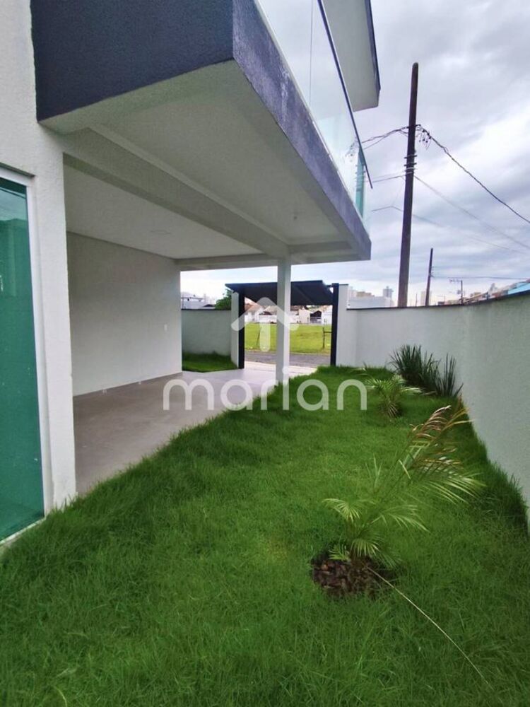 Sobrado à venda com 2 quartos, 90m² - Foto 4