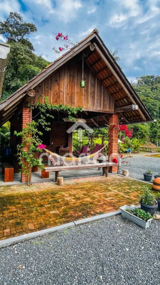 Sítio, 2 quartos, 100 m² - Foto 1
