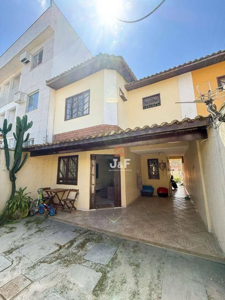 Casa, 3 quartos, 157 m² - Foto 1