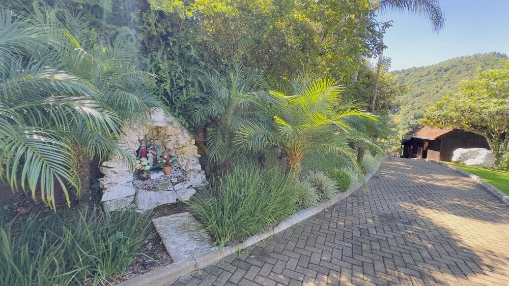 Sítio à venda com 5 quartos, 230m² - Foto 4