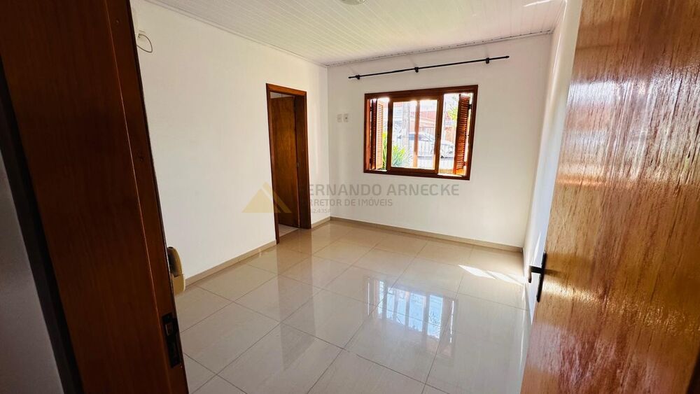 Casa à venda com 2 quartos, 95m² - Foto 4