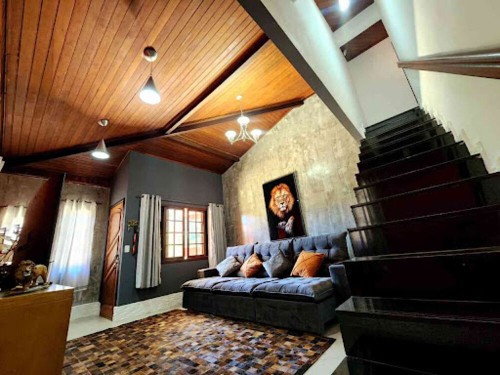 Casa para alugar com 3 quartos, 221m² - Foto 2