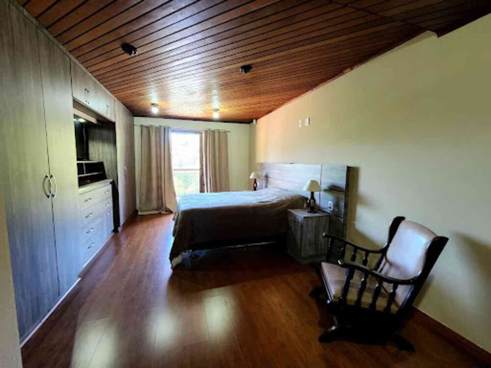 Casa para alugar com 3 quartos, 221m² - Foto 4