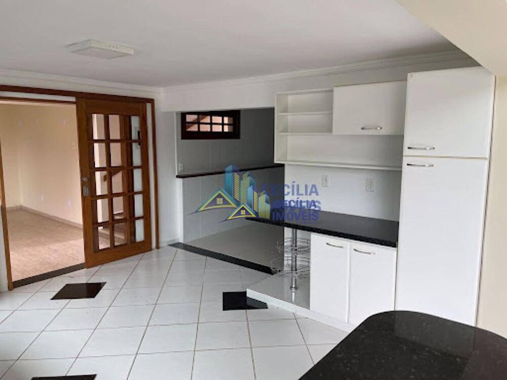 Casa à venda com 2 quartos, 293m² - Foto 5