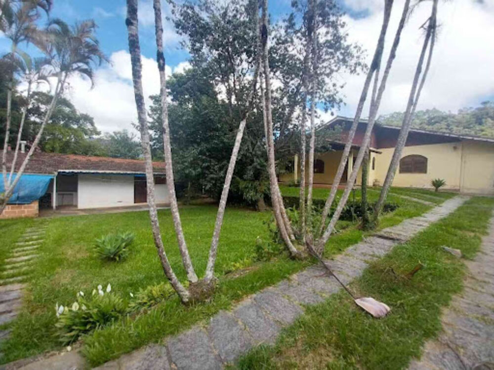 Casa à venda com 2 quartos, 166m² - Foto 1