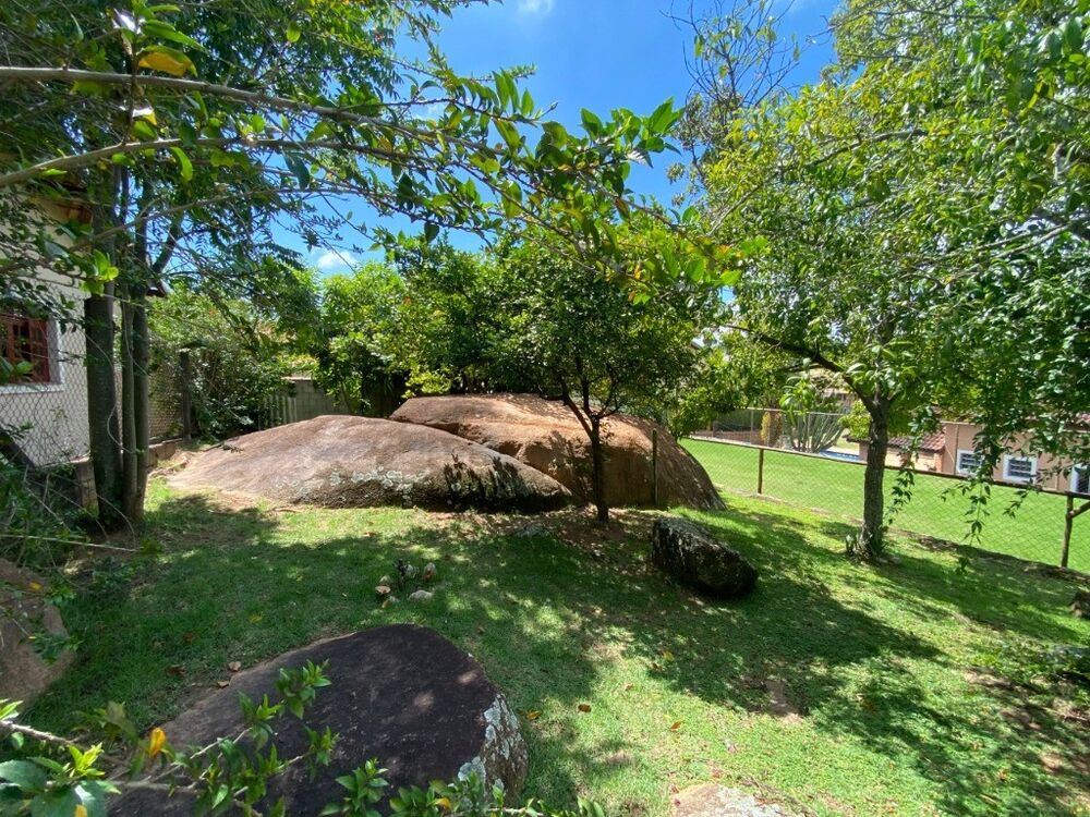 Chácara, 4 quartos, 1202 m² - Foto 1