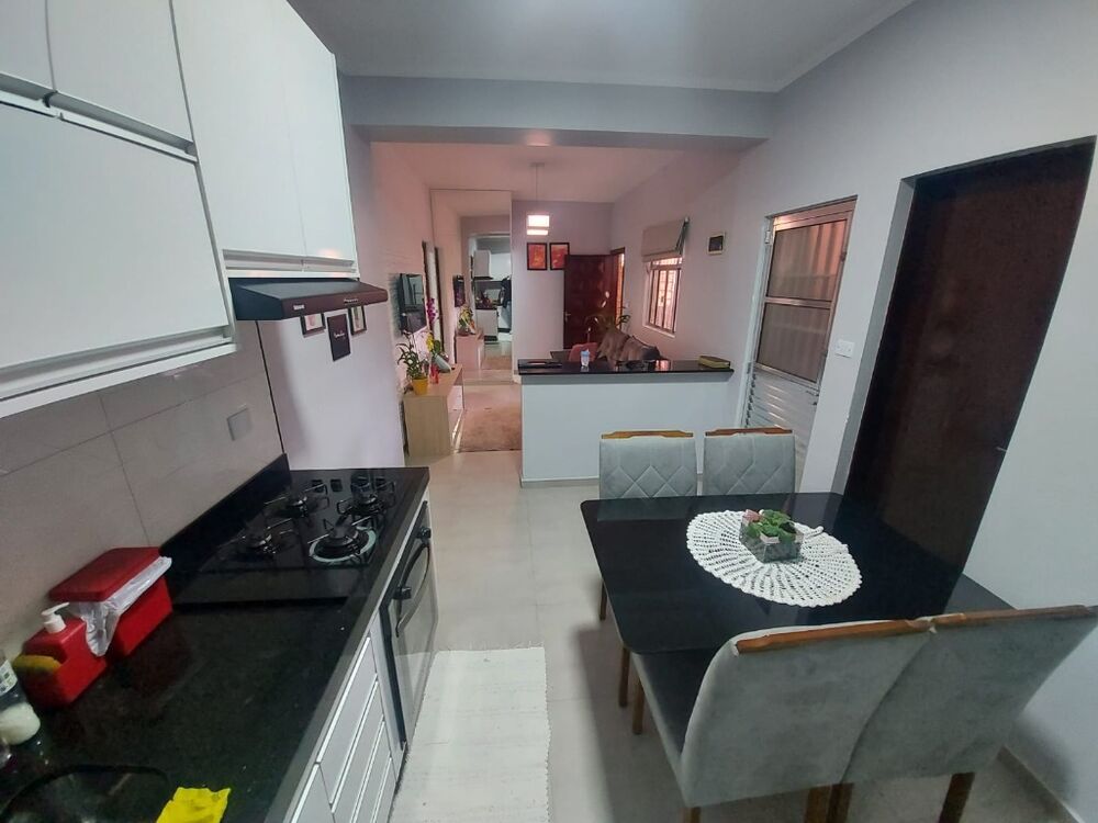 Casa à venda com 4 quartos, 335m² - Foto 2