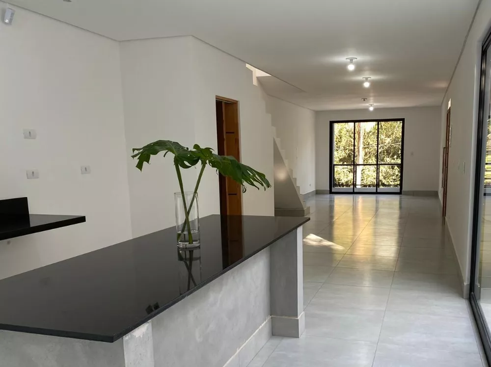 Casa à venda com 3 quartos, 328m² - Foto 3