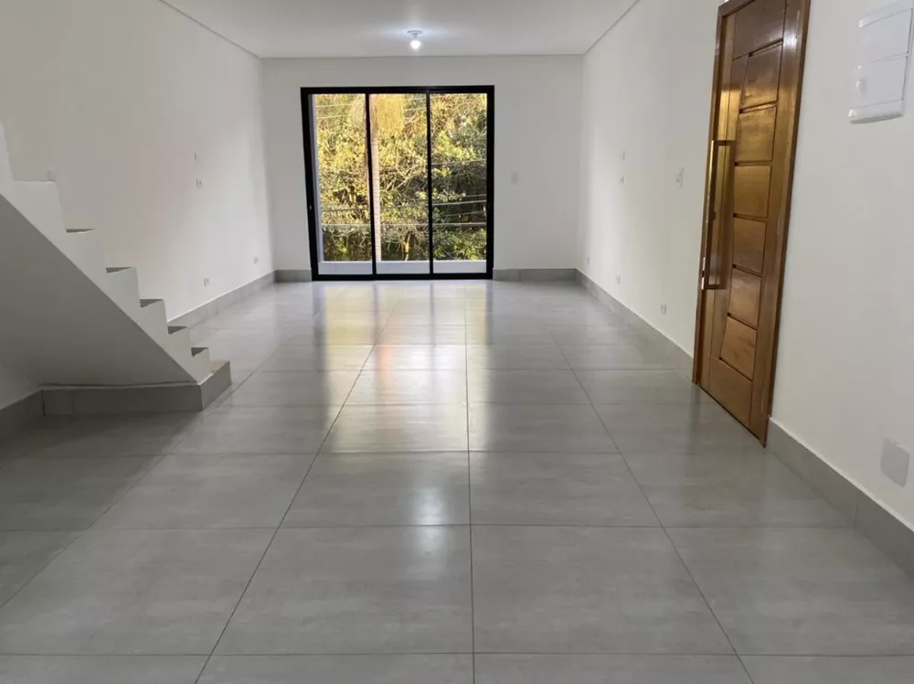 Casa à venda com 3 quartos, 328m² - Foto 2