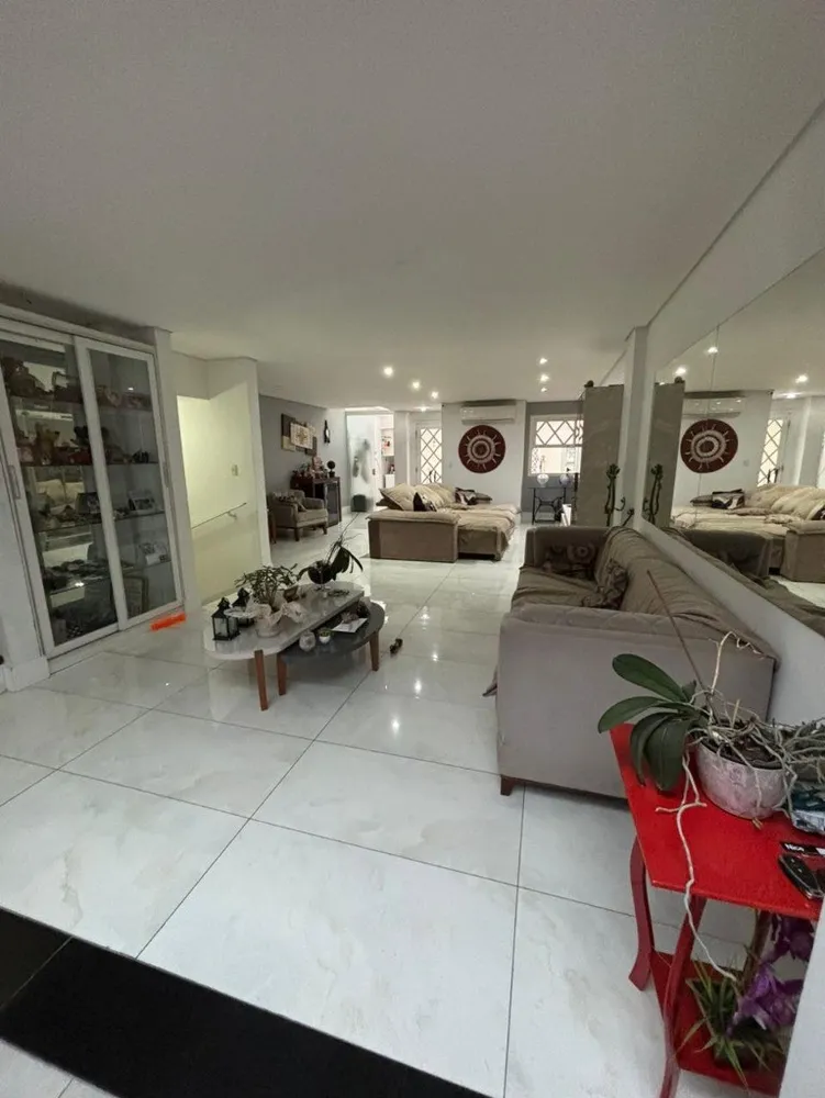 Casa, 4 quartos, 250 m² - Foto 4