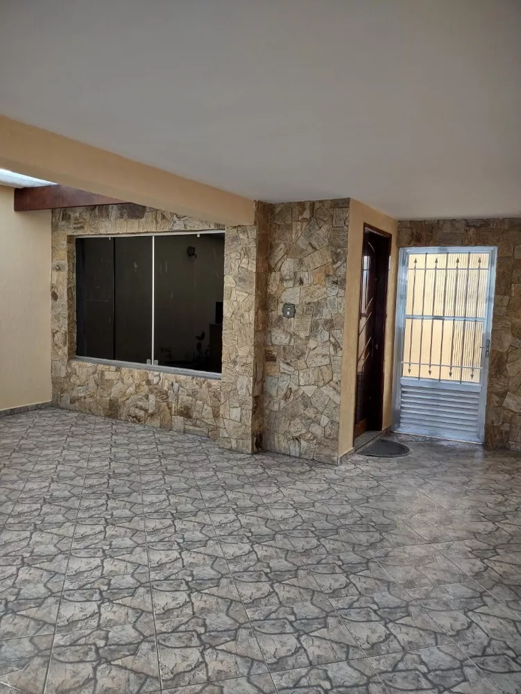 Casa à venda com 2 quartos, 115m² - Foto 1