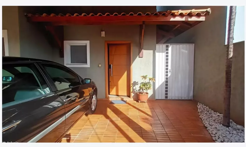 Casa de Condomínio à venda com 3 quartos, 195m² - Foto 1