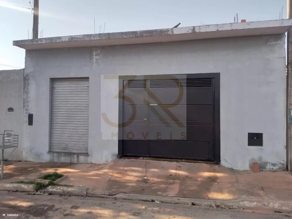 Casa à venda com 2 quartos, 160m² - Foto 2