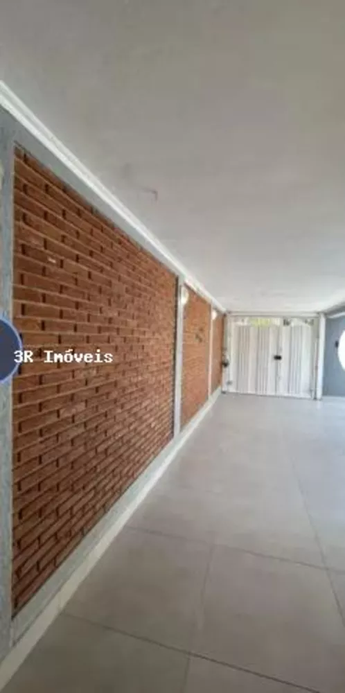 Casa à venda com 3 quartos, 250m² - Foto 3