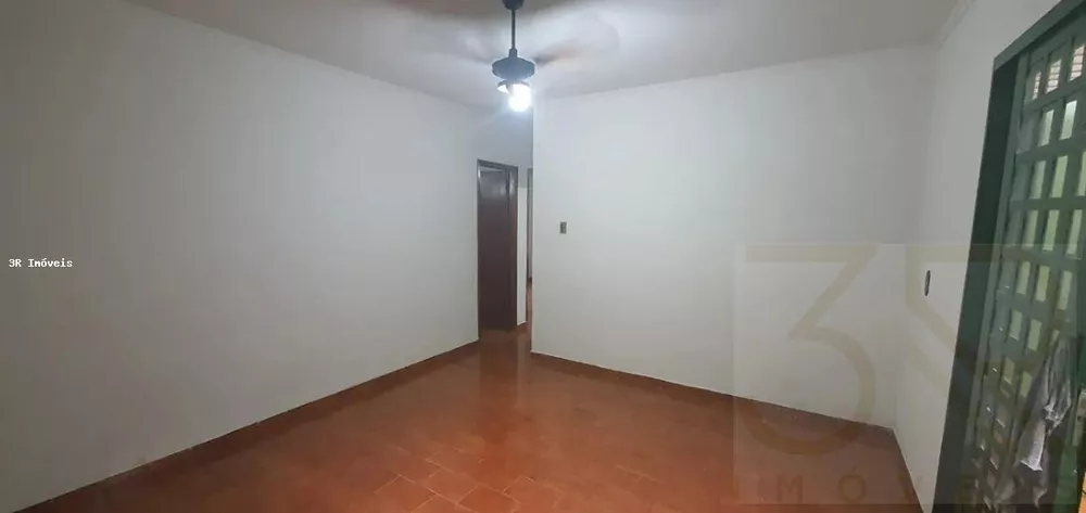 Casa à venda com 3 quartos, 170m² - Foto 3