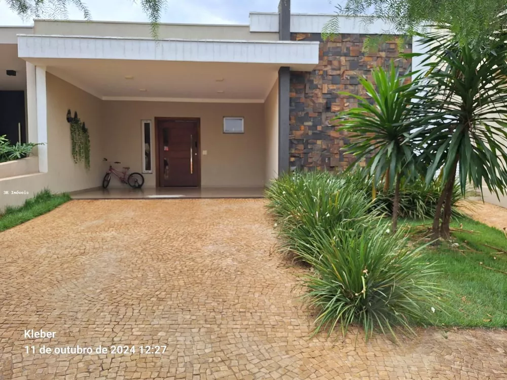 Casa de Condomínio para alugar com 3 quartos, 250m² - Foto 3