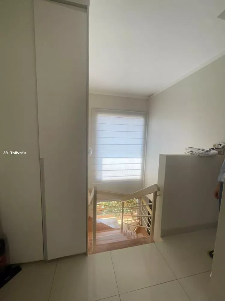 Casa de Condomínio à venda com 3 quartos, 197m² - Foto 2