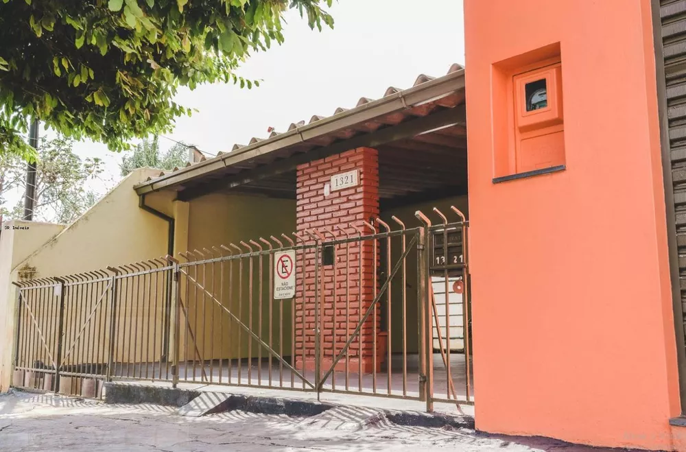 Casa à venda com 3 quartos, 200m² - Foto 2