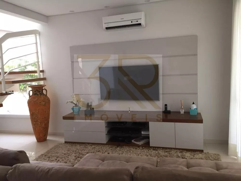 Casa à venda com 3 quartos, 289m² - Foto 2