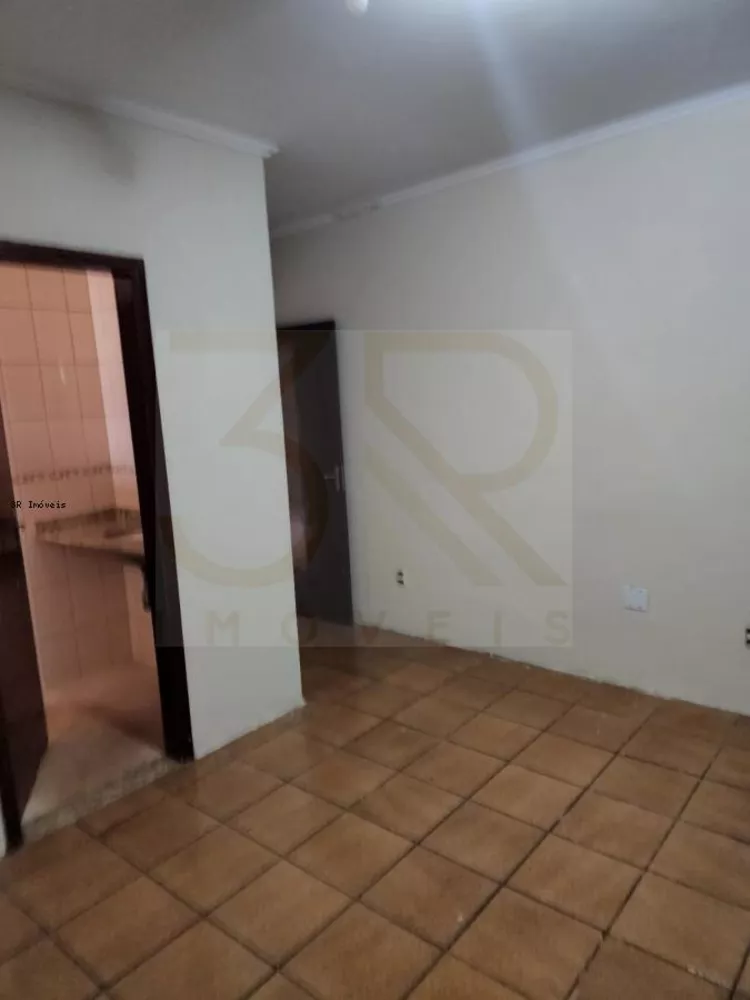 Casa à venda com 3 quartos, 250m² - Foto 3