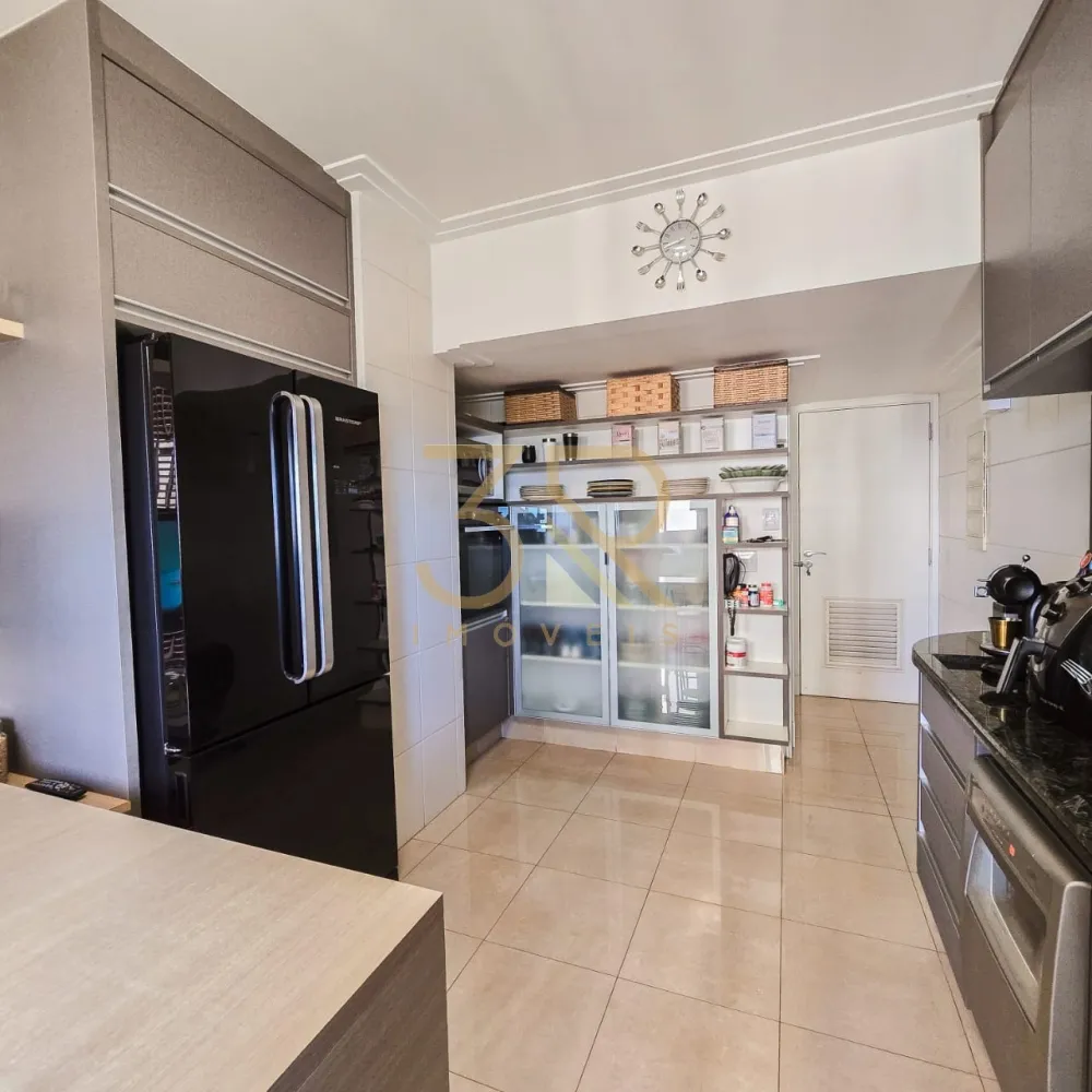 Apartamento, 3 quartos, 240 m² - Foto 8