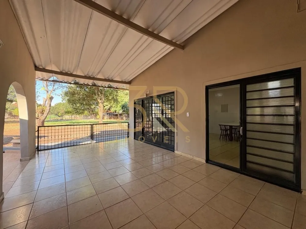 Chácara, 3 quartos, 5717 m² - Foto 2