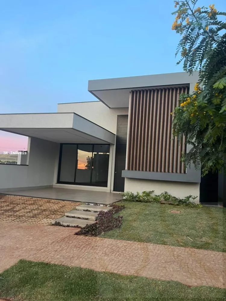 Casa de Condomínio à venda com 3 quartos, 250m² - Foto 2