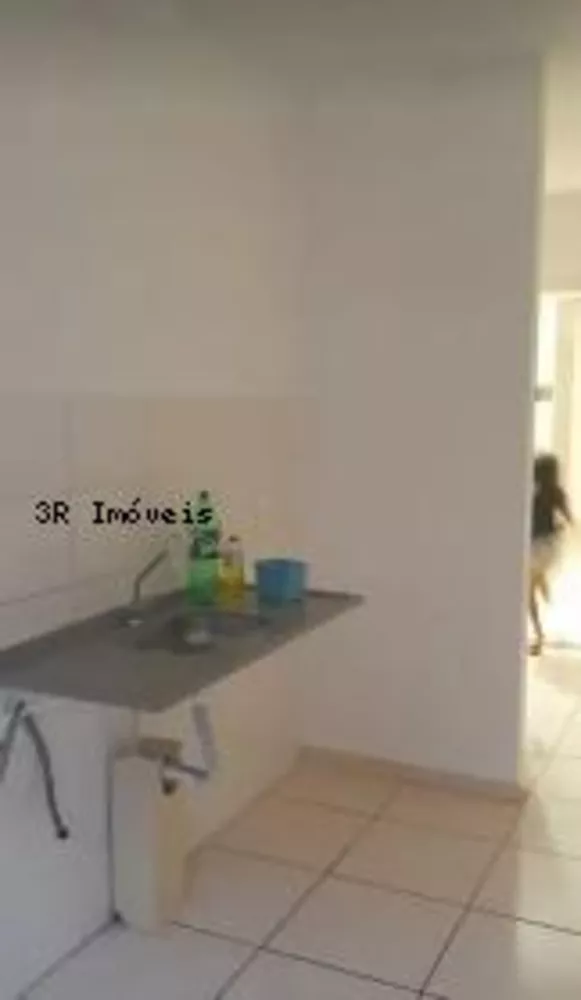 Apartamento à venda com 2 quartos, 42m² - Foto 3