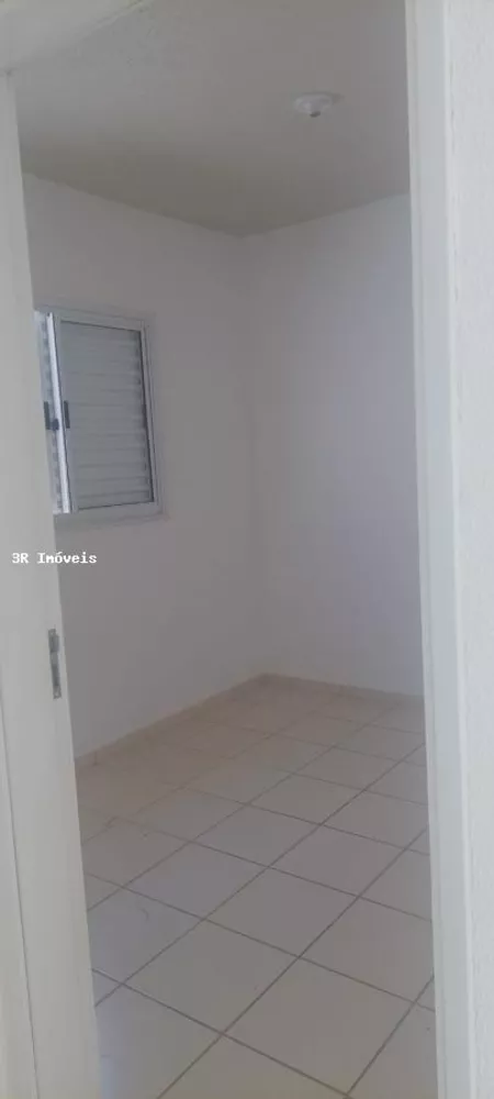 Casa à venda com 2 quartos, 46m² - Foto 2