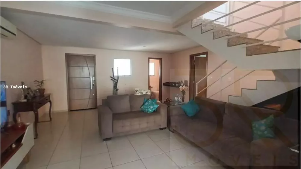 Casa de Condomínio à venda com 3 quartos, 195m² - Foto 3