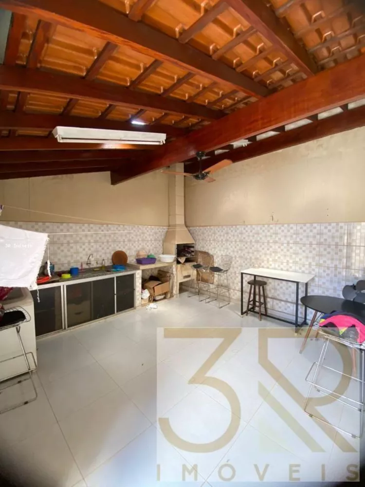 Casa à venda com 2 quartos, 150m² - Foto 1