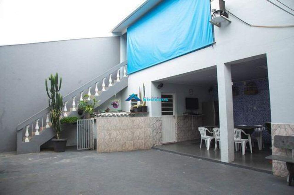 Casa à venda com 2 quartos, 350m² - Foto 1
