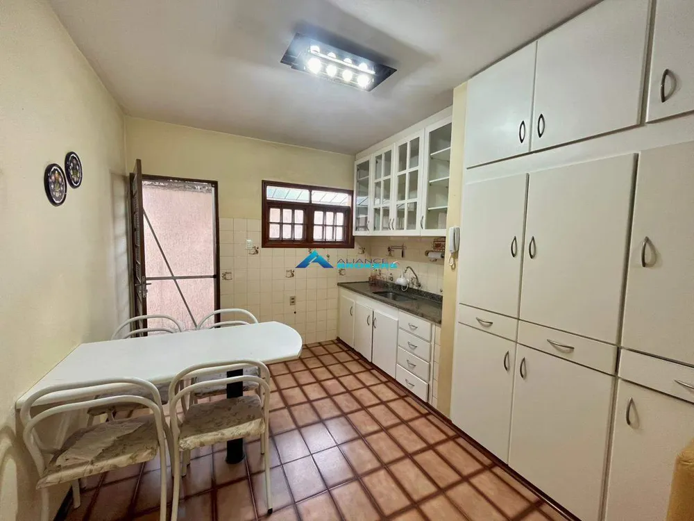 Casa, 3 quartos, 180 m² - Foto 1