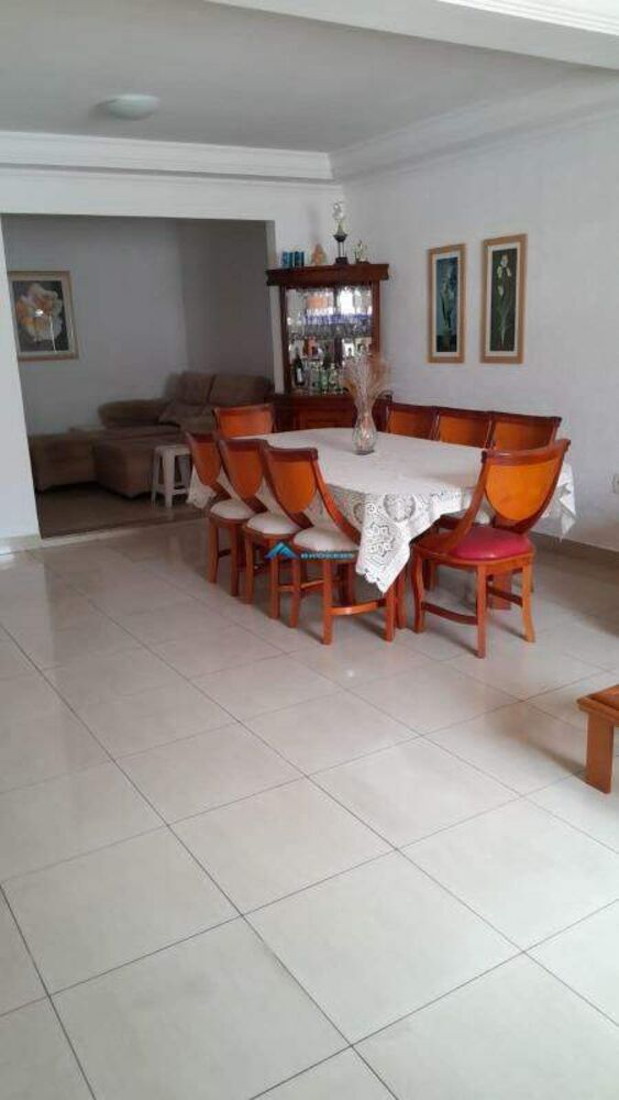 Casa, 3 quartos, 250 m² - Foto 3