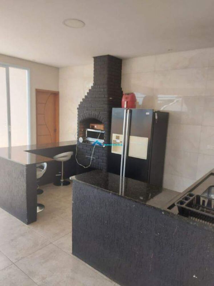 Casa, 3 quartos, 210 m² - Foto 8