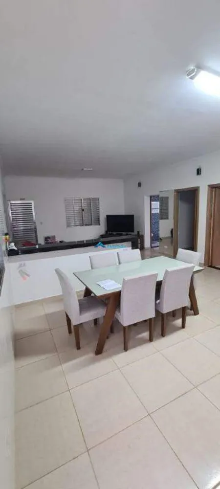Casa, 4 quartos, 300 m² - Foto 1