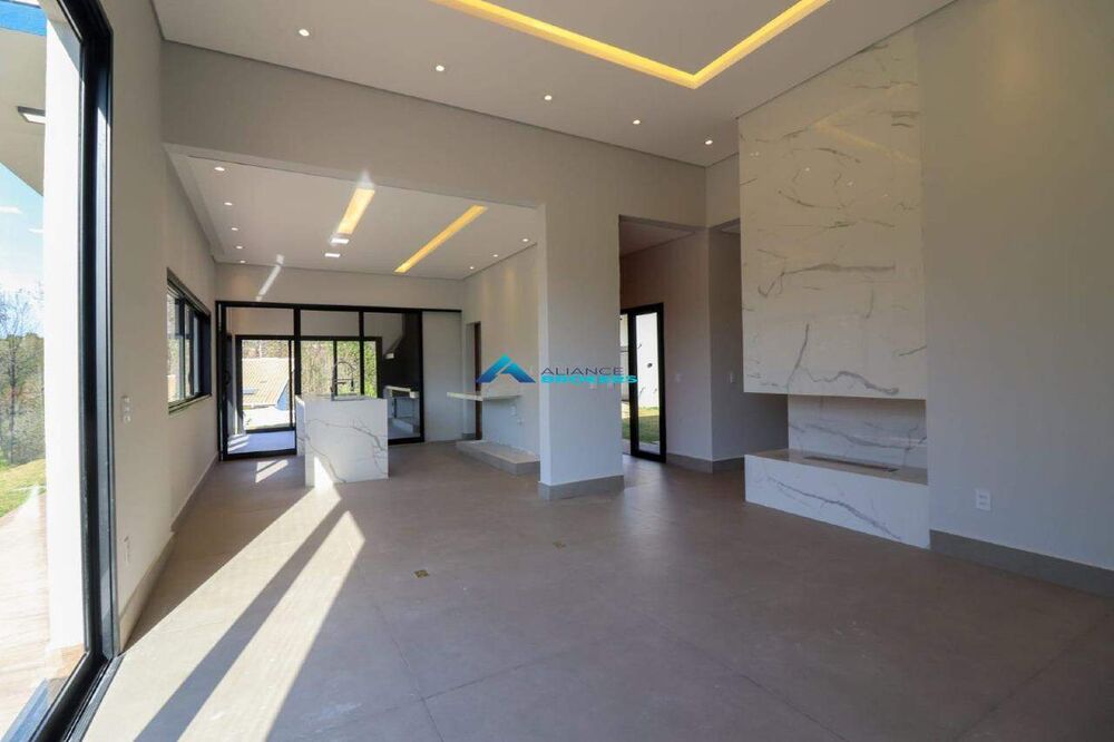 Casa à venda com 4 quartos, 275m² - Foto 5