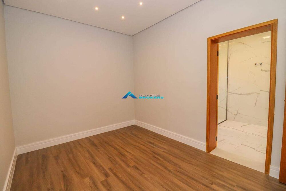 Casa à venda com 4 quartos, 275m² - Foto 16