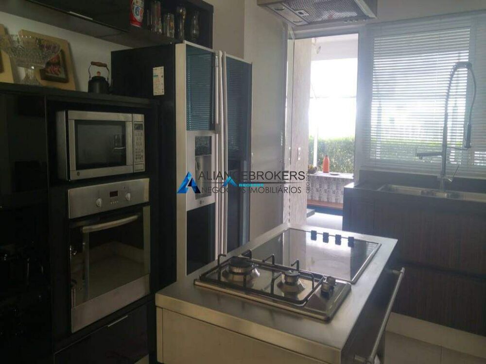 Casa à venda com 4 quartos, 560m² - Foto 14