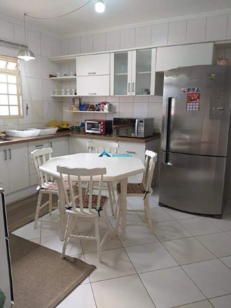 Casa, 3 quartos, 319 m² - Foto 3