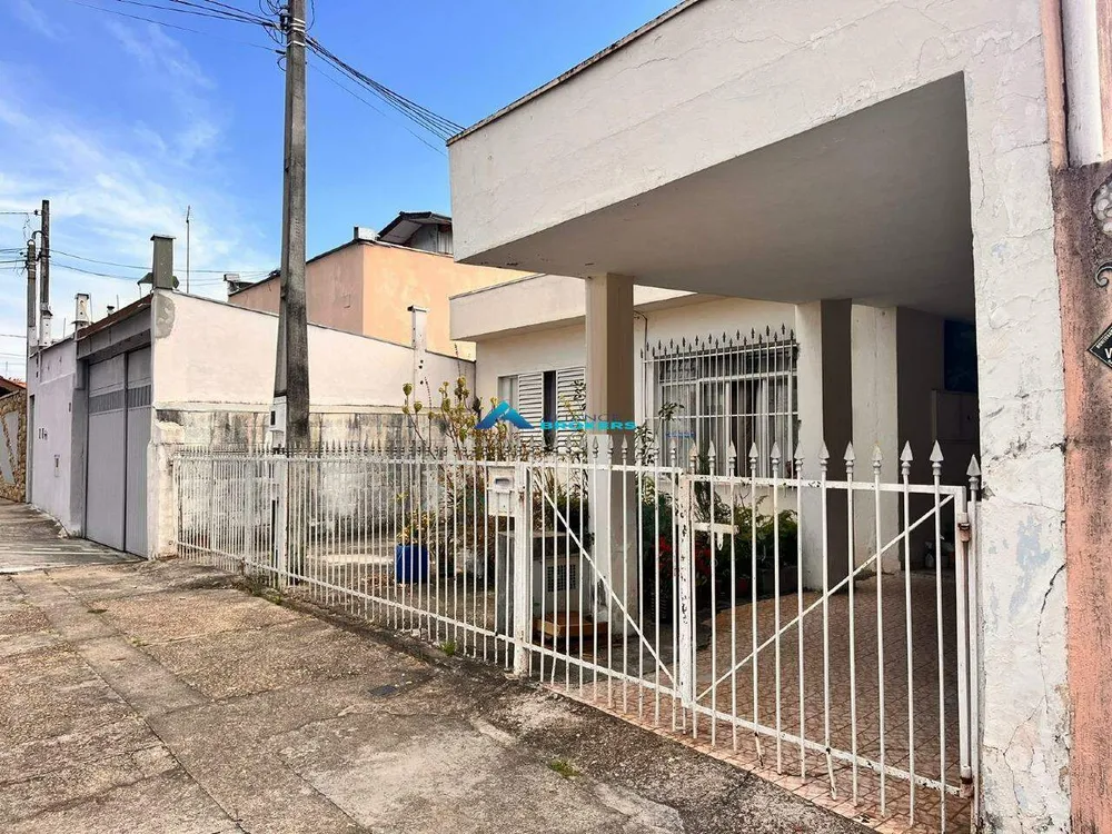 Casa, 3 quartos, 210 m² - Foto 1